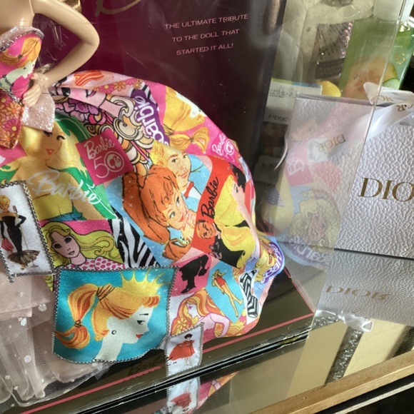 Barbie  50th Anniversary  Barbie with Frank Sinatra - Picture 4 of 11